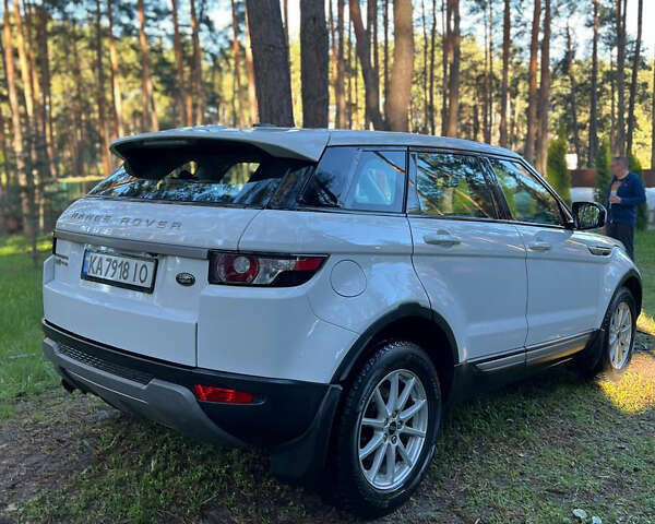 Ленд Ровер Рендж Ровер Эвок 2012 в Киеве на Automoto.ua Белый Ленд Ровер Рендж Ровер Эвок, объемом двигателя 2.18 л и пробегом 215 тыс. км за 19999 $, фото 5 на Automoto.ua