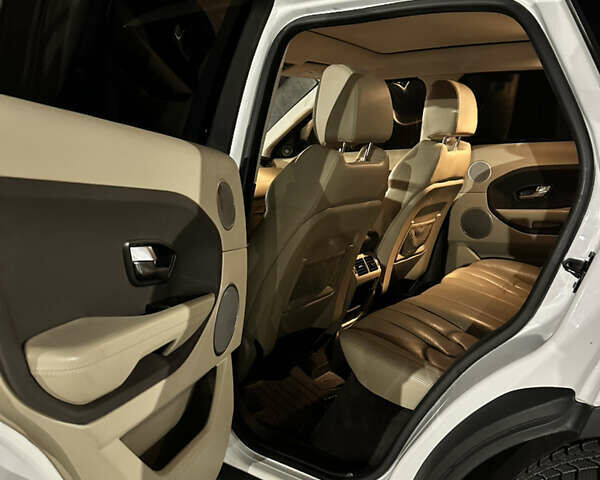 Белый Ленд Ровер Рендж Ровер Эвок, объемом двигателя 2 л и пробегом 320 тыс. км за 12950 $, фото 20 на Automoto.ua