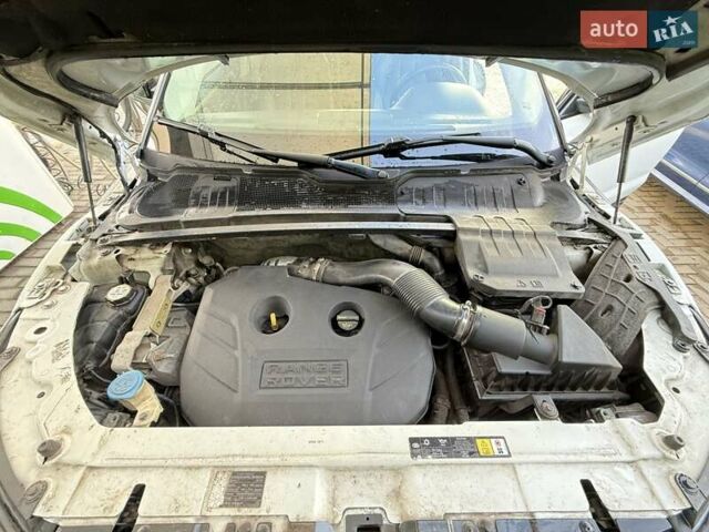Білий Ленд Ровер Рендж Ровер Евок, об'ємом двигуна 2 л та пробігом 172 тис. км за 18200 $, фото 16 на Automoto.ua