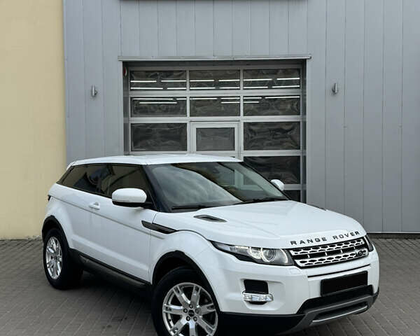 Белый Ленд Ровер Рендж Ровер Эвок, объемом двигателя 2.18 л и пробегом 247 тыс. км за 15300 $, фото 2 на Automoto.ua