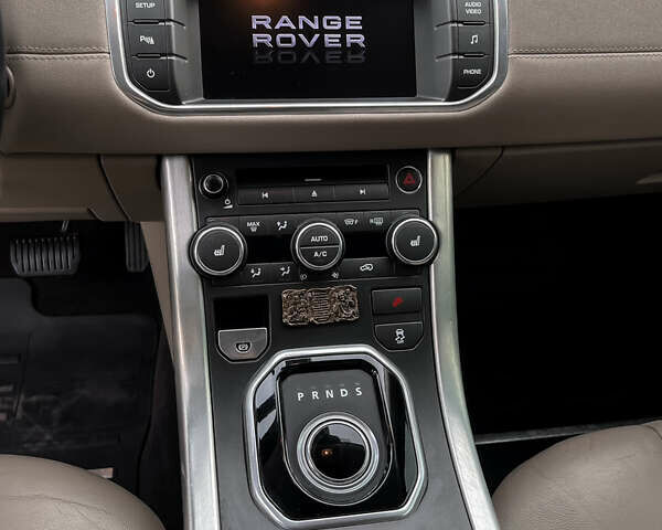 Білий Ленд Ровер Рендж Ровер Евок, об'ємом двигуна 2.18 л та пробігом 190 тис. км за 19200 $, фото 18 на Automoto.ua