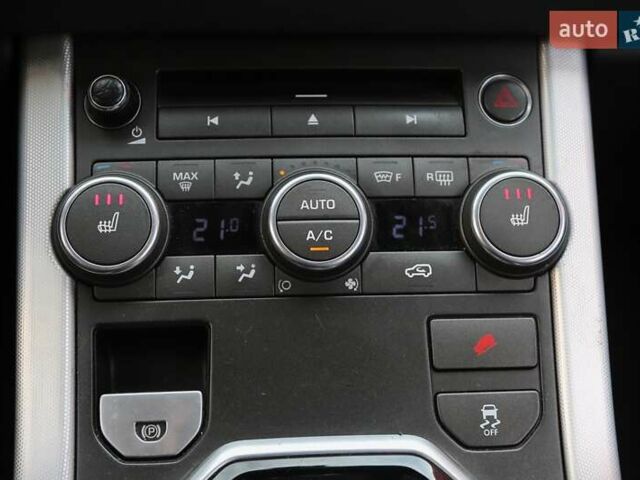 Белый Ленд Ровер Рендж Ровер Эвок, объемом двигателя 2.18 л и пробегом 176 тыс. км за 19500 $, фото 19 на Automoto.ua