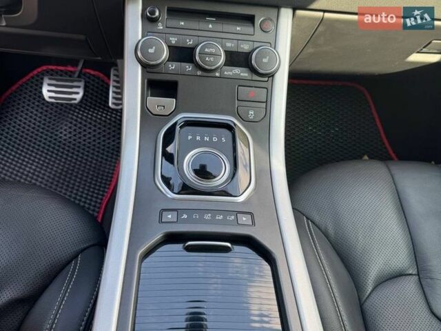 Білий Ленд Ровер Рендж Ровер Евок, об'ємом двигуна 2 л та пробігом 70 тис. км за 21000 $, фото 18 на Automoto.ua