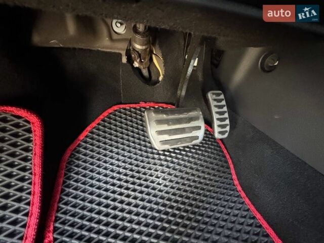 Білий Ленд Ровер Рендж Ровер Евок, об'ємом двигуна 2 л та пробігом 70 тис. км за 21000 $, фото 15 на Automoto.ua