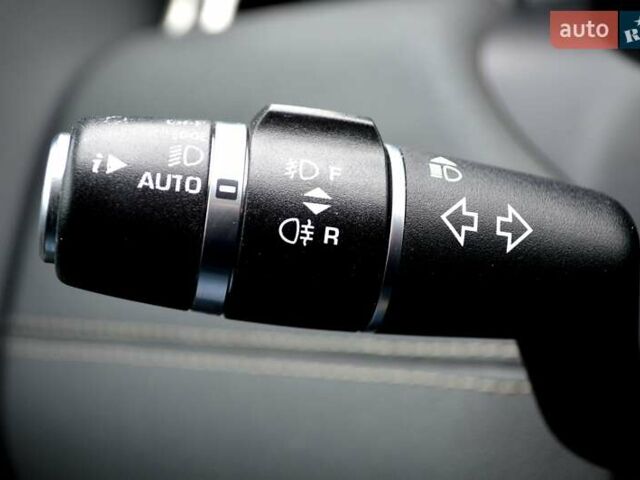 Белый Ленд Ровер Рендж Ровер Эвок, объемом двигателя 2 л и пробегом 175 тыс. км за 14900 $, фото 28 на Automoto.ua