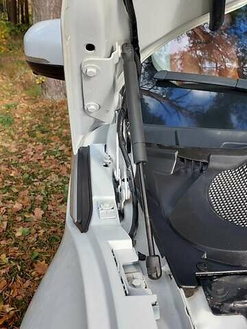 Білий Ленд Ровер Рендж Ровер Евок, об'ємом двигуна 2 л та пробігом 228 тис. км за 13300 $, фото 19 на Automoto.ua