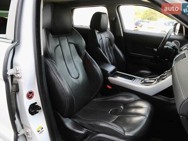 Белый Ленд Ровер Рендж Ровер Эвок, объемом двигателя 2.18 л и пробегом 176 тыс. км за 19500 $, фото 11 на Automoto.ua