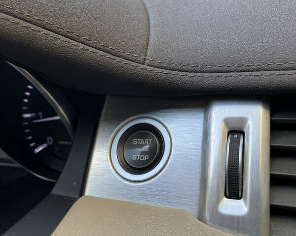 Ленд Ровер Рендж Ровер Эвок 2012 в Киеве на Automoto.ua Белый Ленд Ровер Рендж Ровер Эвок, объемом двигателя 2.18 л и пробегом 215 тыс. км за 19999 $, фото 63 на Automoto.ua