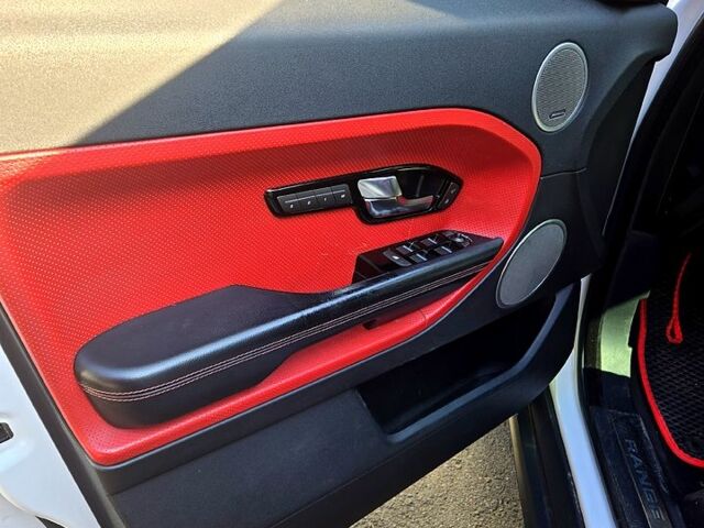 Белый Ленд Ровер Рендж Ровер Эвок, объемом двигателя 2 л и пробегом 175 тыс. км за 18999 $, фото 9 на Automoto.ua