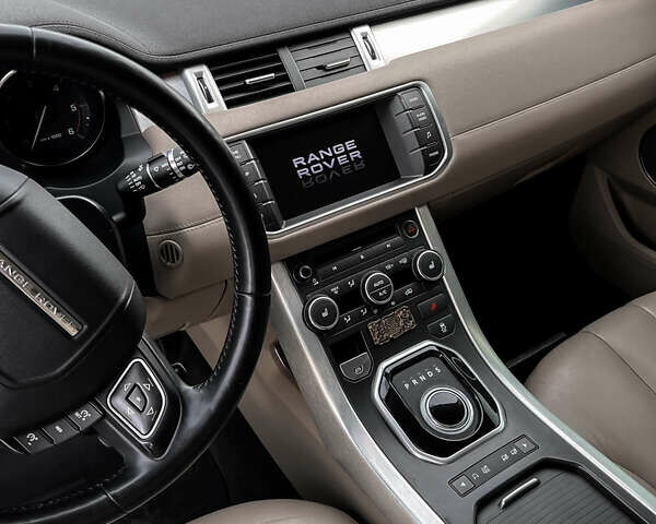 Білий Ленд Ровер Рендж Ровер Евок, об'ємом двигуна 2.2 л та пробігом 190 тис. км за 19800 $, фото 17 на Automoto.ua