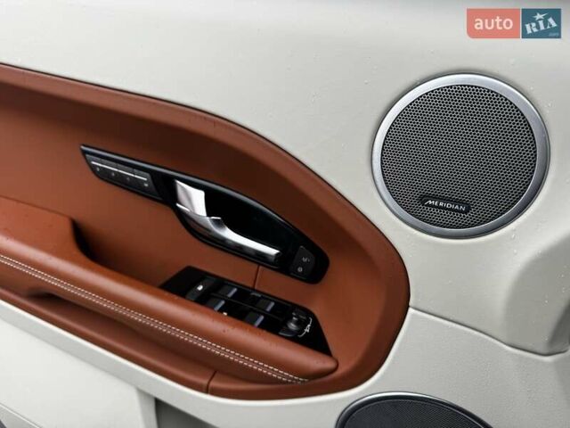 Ленд Ровер Рендж Ровер Эвок 2012 в Киеве на Automoto.ua Белый Ленд Ровер Рендж Ровер Эвок, объемом двигателя 2.18 л и пробегом 127 тыс. км за 19900 $, фото 18 на Automoto.ua