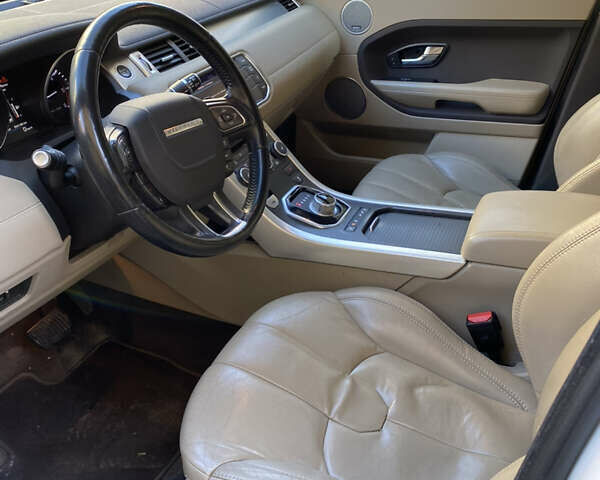 Ленд Ровер Рендж Ровер Эвок 2012 в Киеве на Automoto.ua Белый Ленд Ровер Рендж Ровер Эвок, объемом двигателя 2.18 л и пробегом 215 тыс. км за 19999 $, фото 54 на Automoto.ua