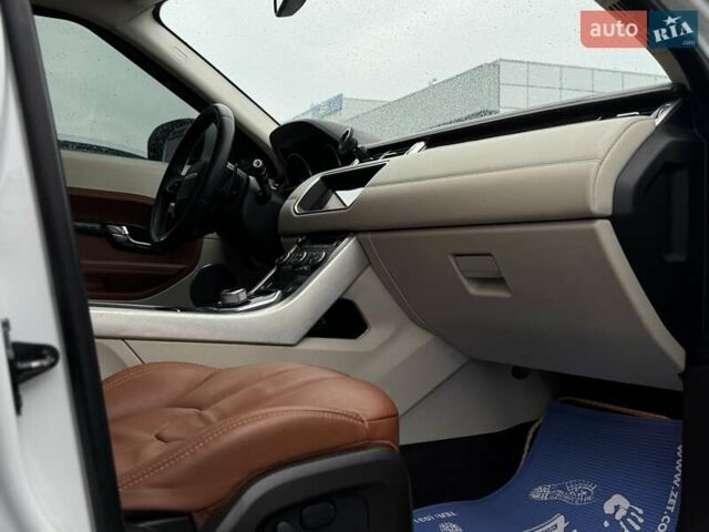 Білий Ленд Ровер Рендж Ровер Евок, об'ємом двигуна 2 л та пробігом 231 тис. км за 16990 $, фото 56 на Automoto.ua