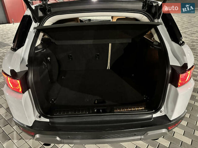 Білий Ленд Ровер Рендж Ровер Евок, об'ємом двигуна 2 л та пробігом 320 тис. км за 14000 $, фото 27 на Automoto.ua