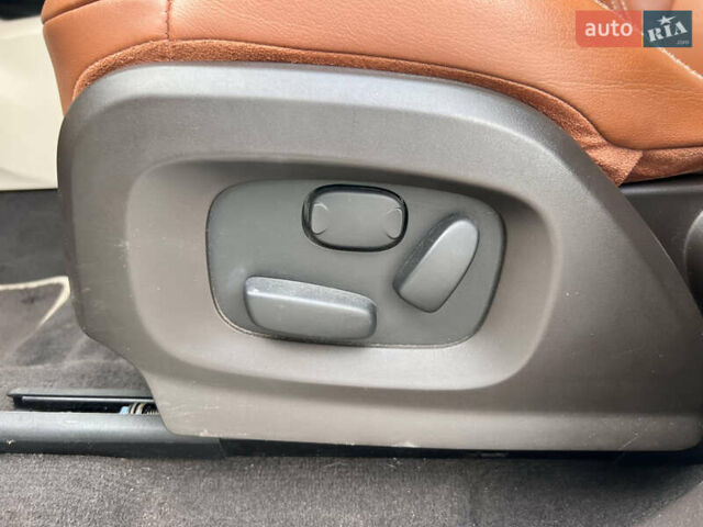 Белый Ленд Ровер Рендж Ровер Эвок, объемом двигателя 2 л и пробегом 233 тыс. км за 15650 $, фото 20 на Automoto.ua