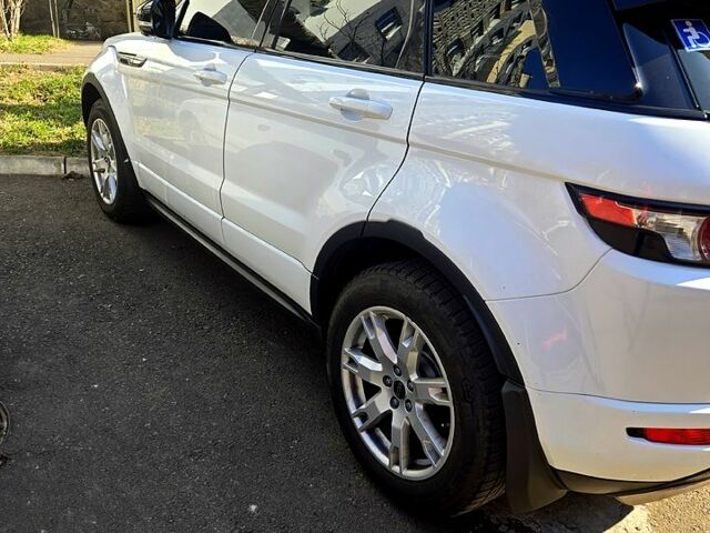 Белый Ленд Ровер Рендж Ровер Эвок, объемом двигателя 2 л и пробегом 175 тыс. км за 18999 $, фото 2 на Automoto.ua