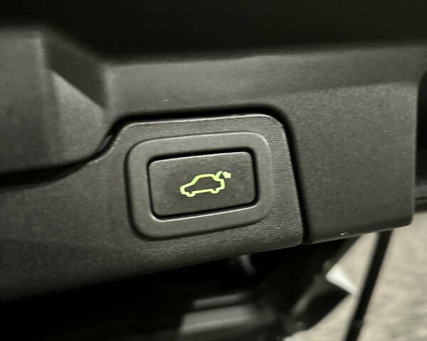 Білий Ленд Ровер Рендж Ровер Евок, об'ємом двигуна 2 л та пробігом 320 тис. км за 14000 $, фото 26 на Automoto.ua