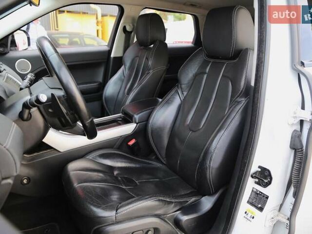 Белый Ленд Ровер Рендж Ровер Эвок, объемом двигателя 2.18 л и пробегом 176 тыс. км за 19500 $, фото 8 на Automoto.ua