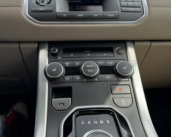 Белый Ленд Ровер Рендж Ровер Эвок, объемом двигателя 2.18 л и пробегом 247 тыс. км за 15300 $, фото 23 на Automoto.ua