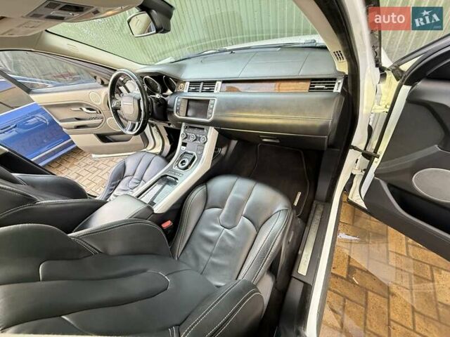 Білий Ленд Ровер Рендж Ровер Евок, об'ємом двигуна 2 л та пробігом 186 тис. км за 16900 $, фото 16 на Automoto.ua