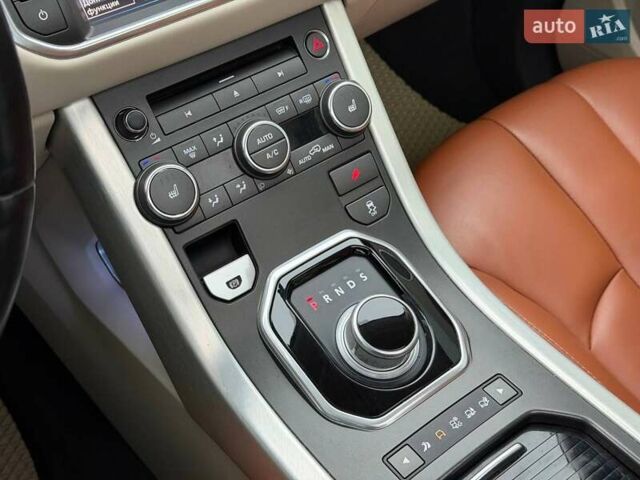 Білий Ленд Ровер Рендж Ровер Евок, об'ємом двигуна 2 л та пробігом 125 тис. км за 14800 $, фото 55 на Automoto.ua