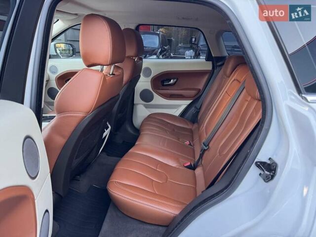 Белый Ленд Ровер Рендж Ровер Эвок, объемом двигателя 2.18 л и пробегом 159 тыс. км за 17900 $, фото 12 на Automoto.ua