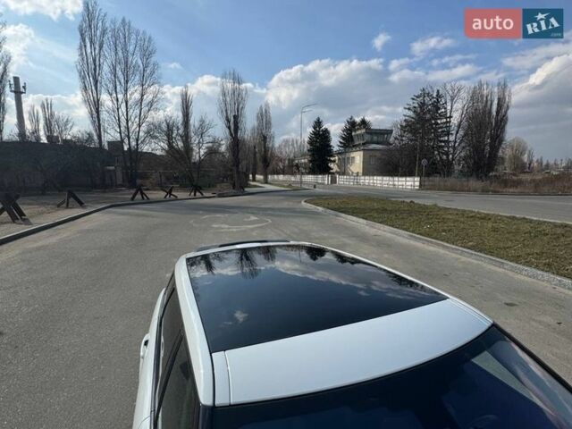 Білий Ленд Ровер Рендж Ровер Евок, об'ємом двигуна 2 л та пробігом 70 тис. км за 21000 $, фото 5 на Automoto.ua