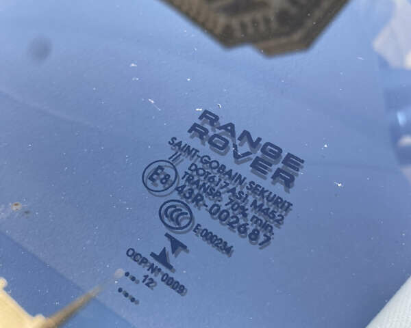 Ленд Ровер Рендж Ровер Эвок 2012 в Киеве на Automoto.ua Белый Ленд Ровер Рендж Ровер Эвок, объемом двигателя 2.18 л и пробегом 215 тыс. км за 19999 $, фото 46 на Automoto.ua