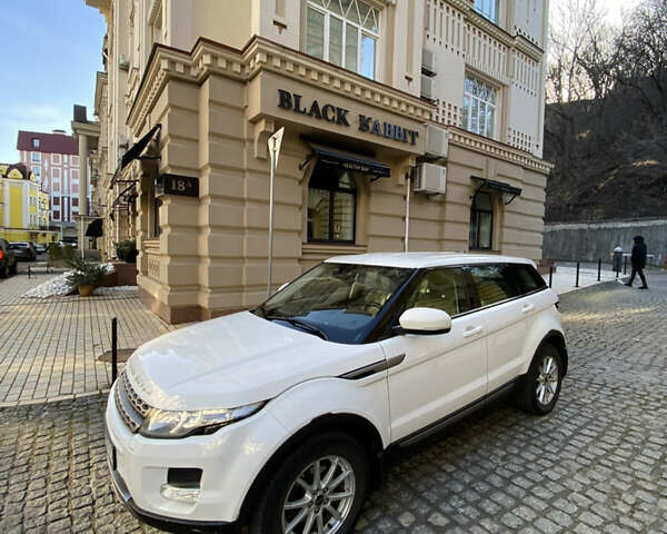 Ленд Ровер Рендж Ровер Эвок 2012 в Киеве на Automoto.ua Белый Ленд Ровер Рендж Ровер Эвок, объемом двигателя 2.18 л и пробегом 215 тыс. км за 19999 $, фото 35 на Automoto.ua