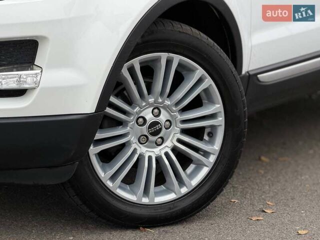 Білий Ленд Ровер Рендж Ровер Евок, об'ємом двигуна 2 л та пробігом 125 тис. км за 14800 $, фото 6 на Automoto.ua