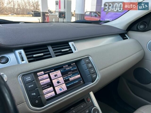 Белый Ленд Ровер Рендж Ровер Эвок, объемом двигателя 2 л и пробегом 183 тыс. км за 11800 $, фото 20 на Automoto.ua