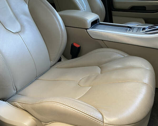 Ленд Ровер Рендж Ровер Эвок 2012 в Киеве на Automoto.ua Белый Ленд Ровер Рендж Ровер Эвок, объемом двигателя 2.18 л и пробегом 215 тыс. км за 19999 $, фото 69 на Automoto.ua