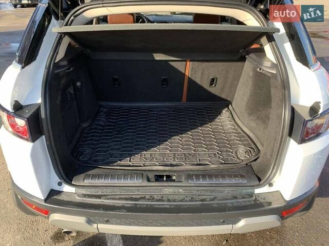 Білий Ленд Ровер Рендж Ровер Евок, об'ємом двигуна 2.18 л та пробігом 130 тис. км за 17999 $, фото 11 на Automoto.ua