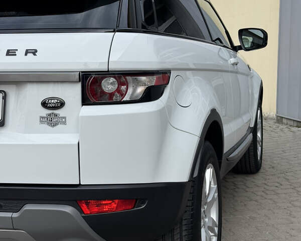Белый Ленд Ровер Рендж Ровер Эвок, объемом двигателя 2.18 л и пробегом 247 тыс. км за 15300 $, фото 14 на Automoto.ua