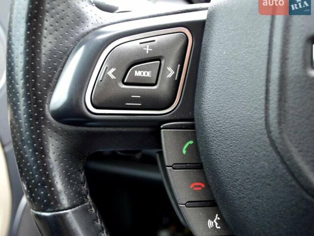 Белый Ленд Ровер Рендж Ровер Эвок, объемом двигателя 2 л и пробегом 175 тыс. км за 14900 $, фото 26 на Automoto.ua