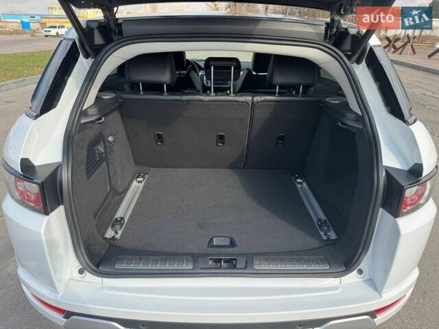 Білий Ленд Ровер Рендж Ровер Евок, об'ємом двигуна 2 л та пробігом 70 тис. км за 21000 $, фото 25 на Automoto.ua