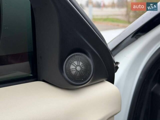 Білий Ленд Ровер Рендж Ровер Евок, об'ємом двигуна 2 л та пробігом 125 тис. км за 14800 $, фото 34 на Automoto.ua