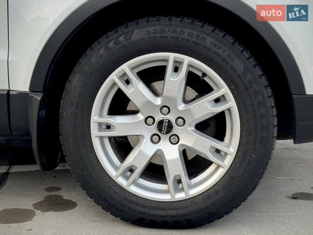 Білий Ленд Ровер Рендж Ровер Евок, об'ємом двигуна 2.2 л та пробігом 108 тис. км за 17800 $, фото 82 на Automoto.ua