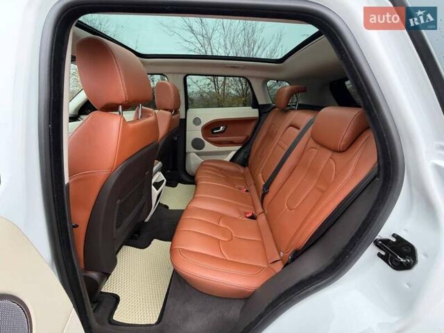 Білий Ленд Ровер Рендж Ровер Евок, об'ємом двигуна 2 л та пробігом 125 тис. км за 14800 $, фото 32 на Automoto.ua