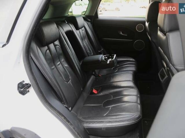 Белый Ленд Ровер Рендж Ровер Эвок, объемом двигателя 2.18 л и пробегом 176 тыс. км за 19500 $, фото 10 на Automoto.ua