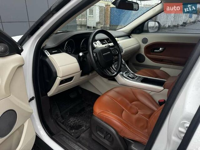 Ленд Ровер Рендж Ровер Эвок 2012 в Киеве на Automoto.ua Белый Ленд Ровер Рендж Ровер Эвок, объемом двигателя 2.18 л и пробегом 127 тыс. км за 19900 $, фото 10 на Automoto.ua