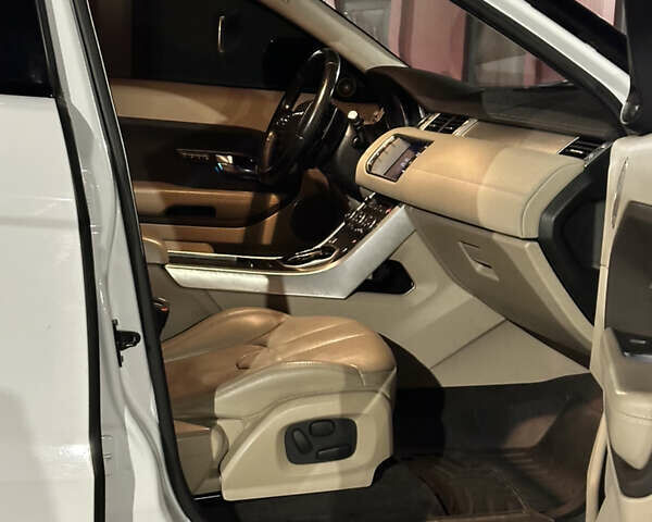 Белый Ленд Ровер Рендж Ровер Эвок, объемом двигателя 2 л и пробегом 320 тыс. км за 12950 $, фото 21 на Automoto.ua