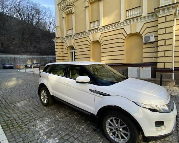Ленд Ровер Рендж Ровер Эвок 2012 в Киеве на Automoto.ua Белый Ленд Ровер Рендж Ровер Эвок, объемом двигателя 2.18 л и пробегом 215 тыс. км за 19999 $, фото 41 на Automoto.ua