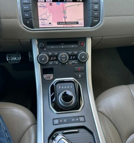 Белый Ленд Ровер Рендж Ровер Эвок, объемом двигателя 2 л и пробегом 183 тыс. км за 11800 $, фото 18 на Automoto.ua