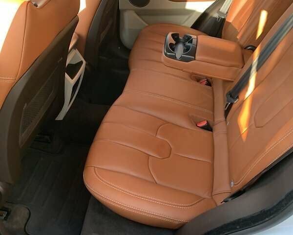 Білий Ленд Ровер Рендж Ровер Евок, об'ємом двигуна 2.18 л та пробігом 130 тис. км за 17999 $, фото 9 на Automoto.ua