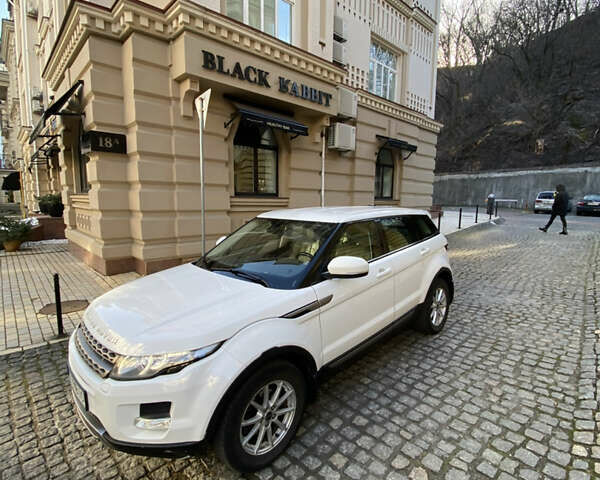 Ленд Ровер Рендж Ровер Эвок 2012 в Киеве на Automoto.ua Белый Ленд Ровер Рендж Ровер Эвок, объемом двигателя 2.18 л и пробегом 215 тыс. км за 19999 $, фото 34 на Automoto.ua