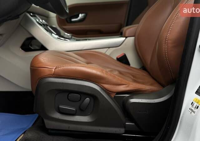 Білий Ленд Ровер Рендж Ровер Евок, об'ємом двигуна 2 л та пробігом 231 тис. км за 16990 $, фото 27 на Automoto.ua