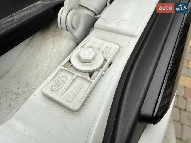 Білий Ленд Ровер Рендж Ровер Евок, об'ємом двигуна 2 л та пробігом 104 тис. км за 17950 $, фото 63 на Automoto.ua