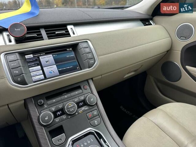 Ленд Ровер Рендж Ровер Эвок 2013 в Киеве на Automoto.ua Белый Ленд Ровер Рендж Ровер Эвок, объемом двигателя 2 л и пробегом 178 тыс. км за 15500 $, фото 30 на Automoto.ua