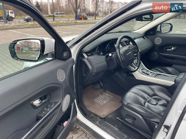 Белый Ленд Ровер Рендж Ровер Эвок, объемом двигателя 2.18 л и пробегом 196 тыс. км за 17950 $, фото 9 на Automoto.ua